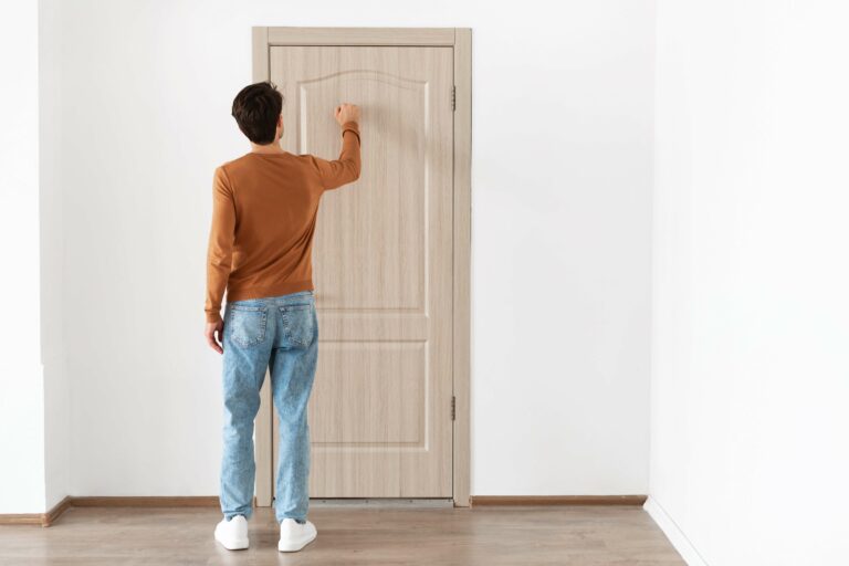 Doors Center - Comment ouvrir une porte sans poignée